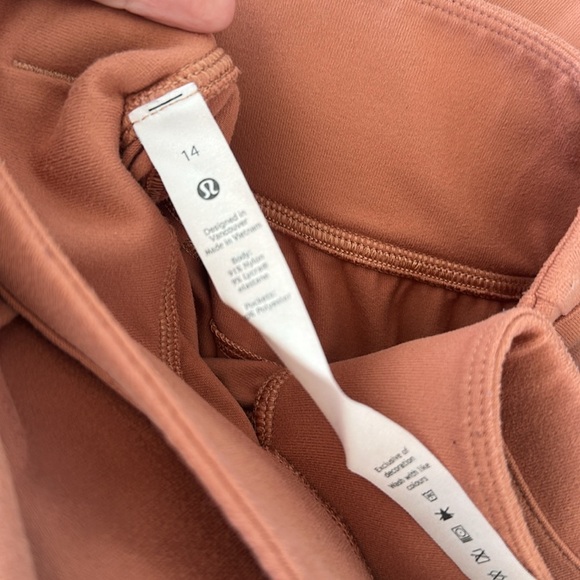 Lululemon Joggers size 14 27” - Picture 5 of 5